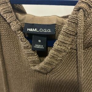 H&M V-Neck Sweater in Tan